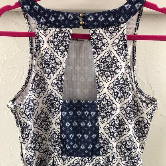 Rewind blue/white pattern sleeveless dress - Picture 4 of 5